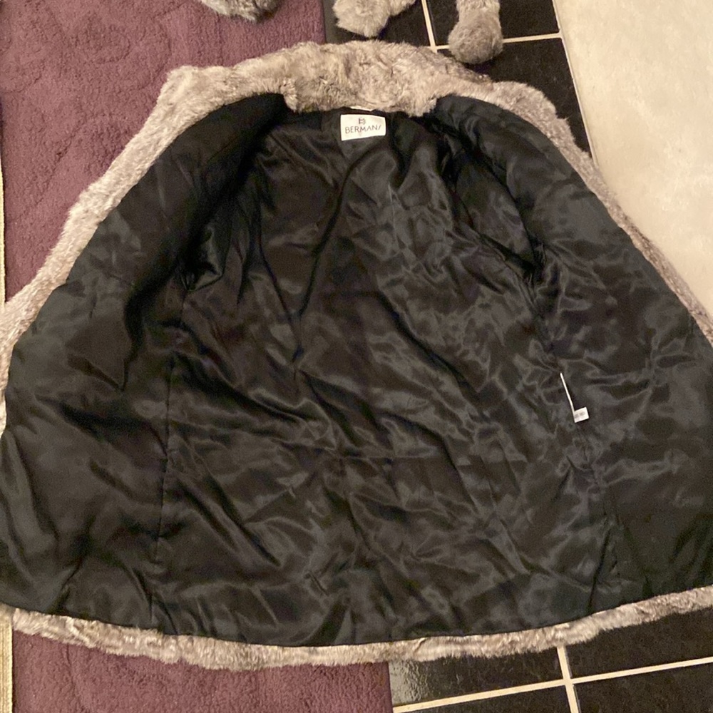 New Genuine Rabbit Fur Coat - Picture 11 of 16